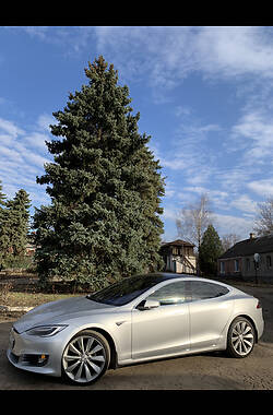 Tesla Model S 90D 2016