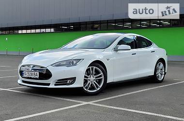 Tesla Model S 85 2015