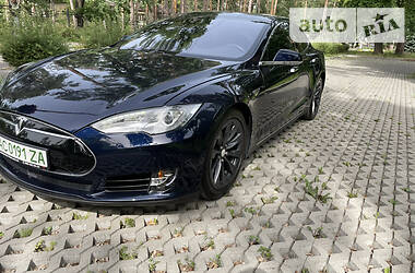 Tesla Model S 85d 2015