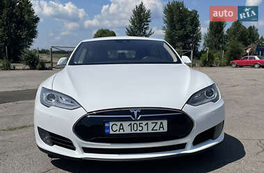 Лифтбек Tesla Model S 2015 в Черкассах