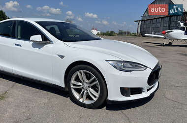 Лифтбек Tesla Model S 2015 в Черкассах