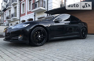 Tesla Model S  2013