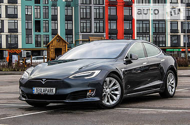 Tesla Model S 90D 2016