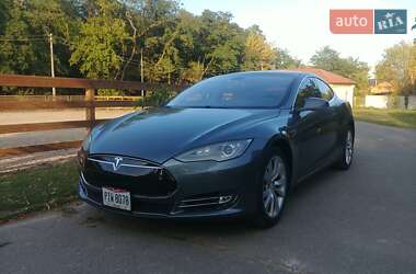 Ліфтбек Tesla Model S 2014 в Києві