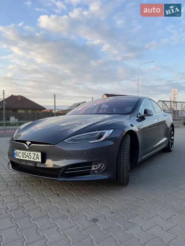 Tesla Model S 2018