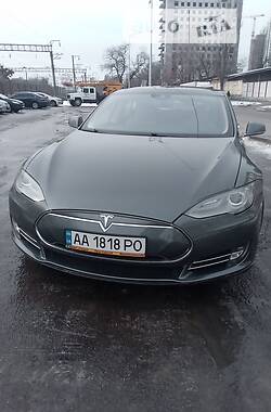 Tesla Model S  2013