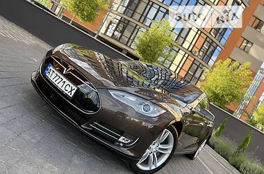 Tesla Model S  2015