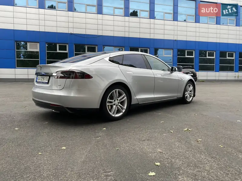 Tesla Model S