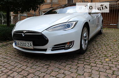 Tesla Model S 85 2015