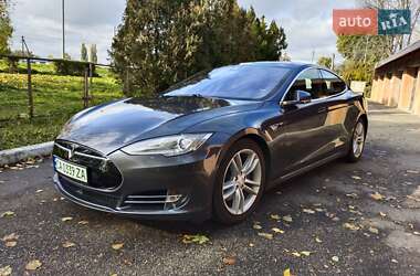 Tesla Model S 85D 2015