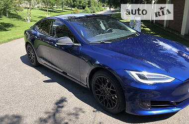 Tesla Model S  2017