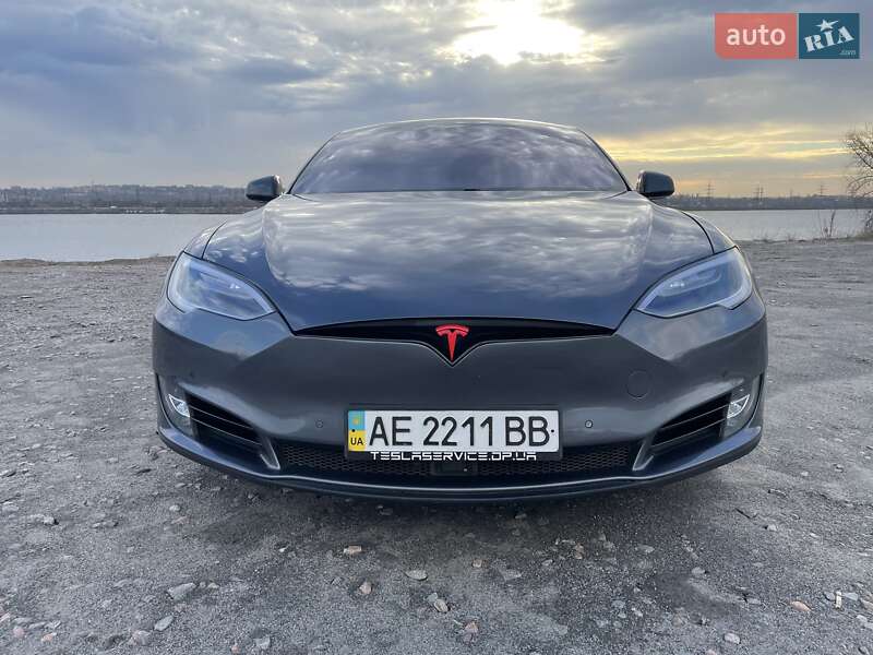 Лифтбек Tesla Model S 2014 в Днепре