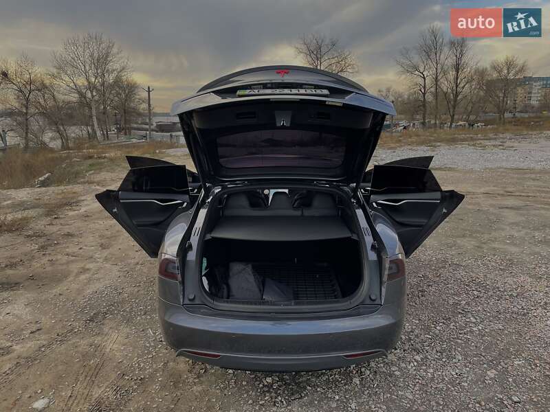 Лифтбек Tesla Model S 2014 в Днепре