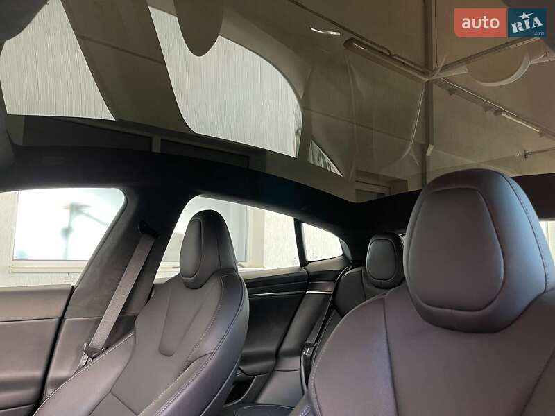 Лифтбек Tesla Model S 2021 в Львове