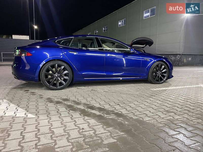Лифтбек Tesla Model S 2015 в Житомире фото 4 Лифтбек Tesla Model S 2015 в Житомире