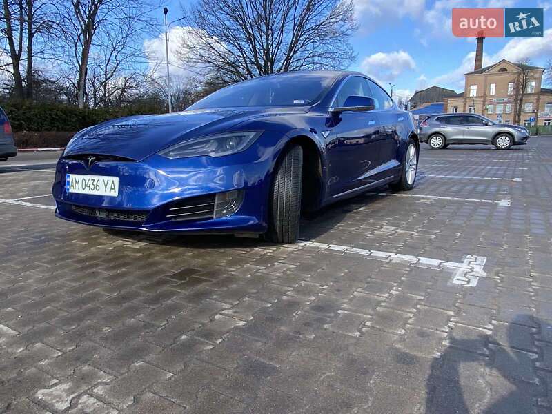 Лифтбек Tesla Model S 2015 в Житомире фото 13 Лифтбек Tesla Model S 2015 в Житомире