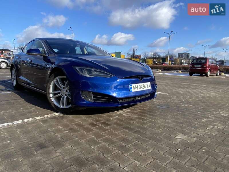 Лифтбек Tesla Model S 2015 в Житомире фото 12 Лифтбек Tesla Model S 2015 в Житомире