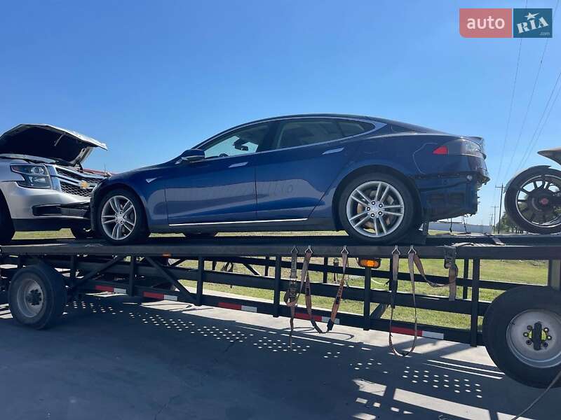 Лифтбек Tesla Model S 2015 в Житомире фото 18 Лифтбек Tesla Model S 2015 в Житомире