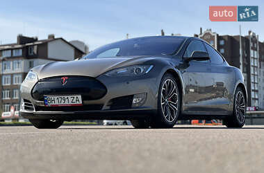 Tesla Model S  2015