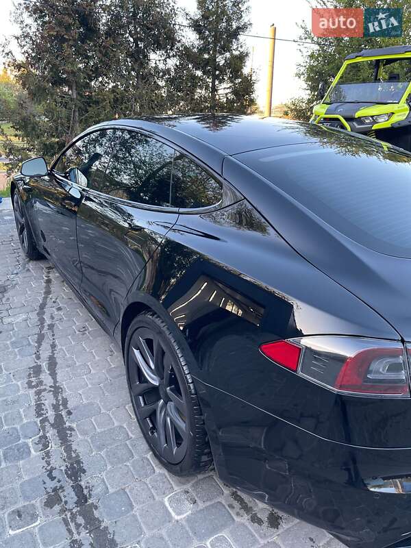 Лифтбек Tesla Model S 2021 в Львове
