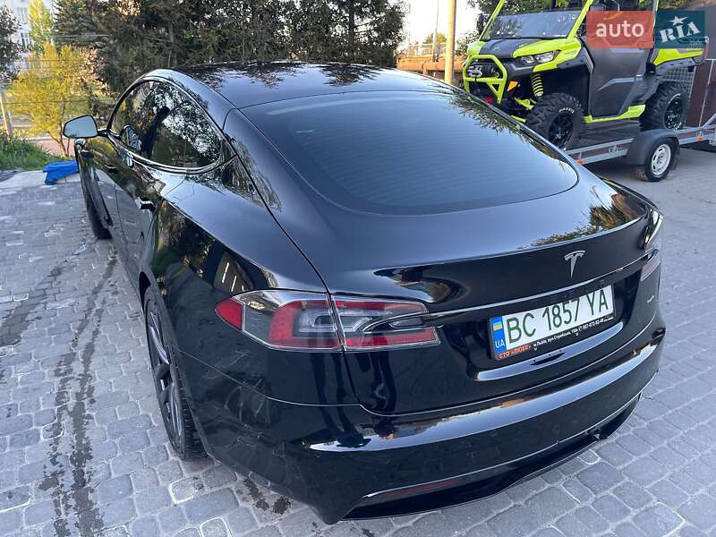 Лифтбек Tesla Model S 2021 в Львове