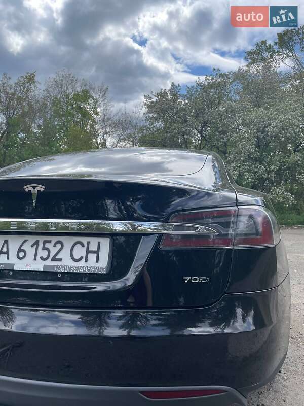 Ліфтбек Tesla Model S 2015 в Черкасах