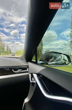 Ліфтбек Tesla Model S 2015 в Черкасах