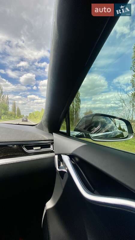 Ліфтбек Tesla Model S 2015 в Черкасах