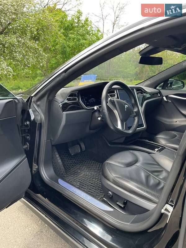 Ліфтбек Tesla Model S 2015 в Черкасах