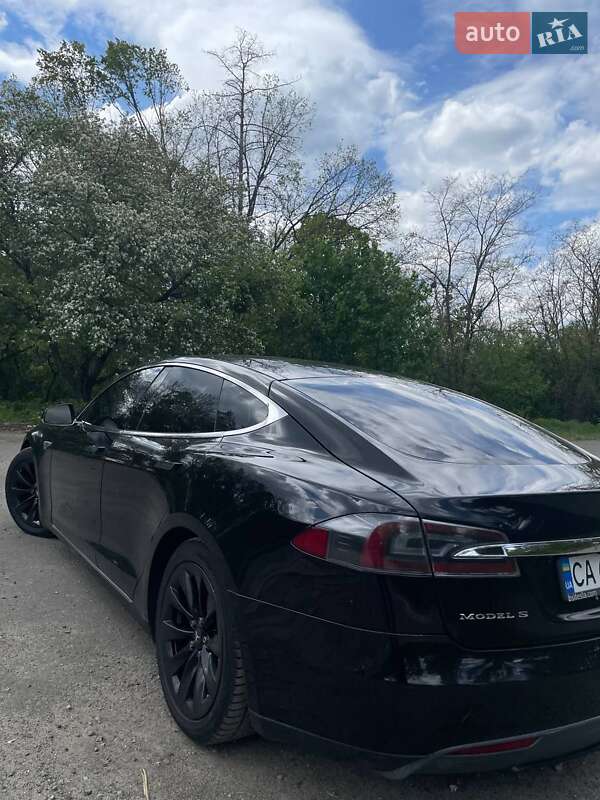 Ліфтбек Tesla Model S 2015 в Черкасах