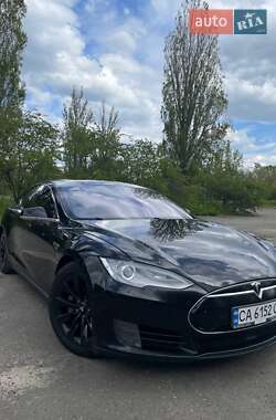 Ліфтбек Tesla Model S 2015 в Черкасах