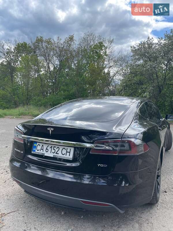 Ліфтбек Tesla Model S 2015 в Черкасах