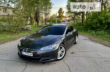 Tesla Model S  2015