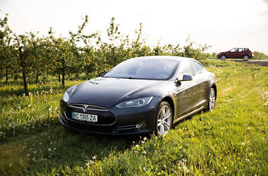 Tesla Model S  2015