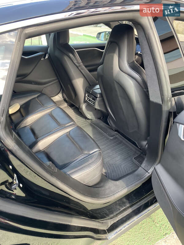 Лифтбек Tesla Model S 2015 в Николаеве