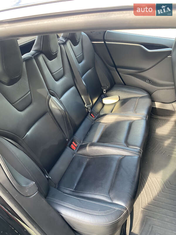 Лифтбек Tesla Model S 2015 в Николаеве