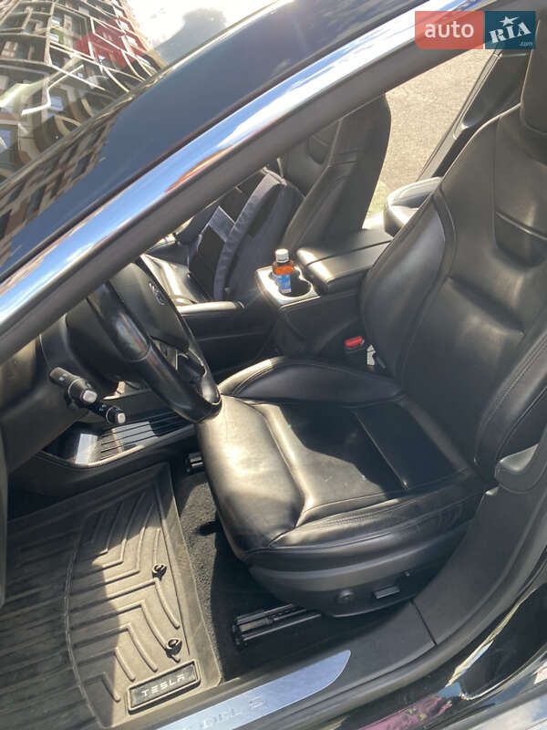 Лифтбек Tesla Model S 2015 в Николаеве