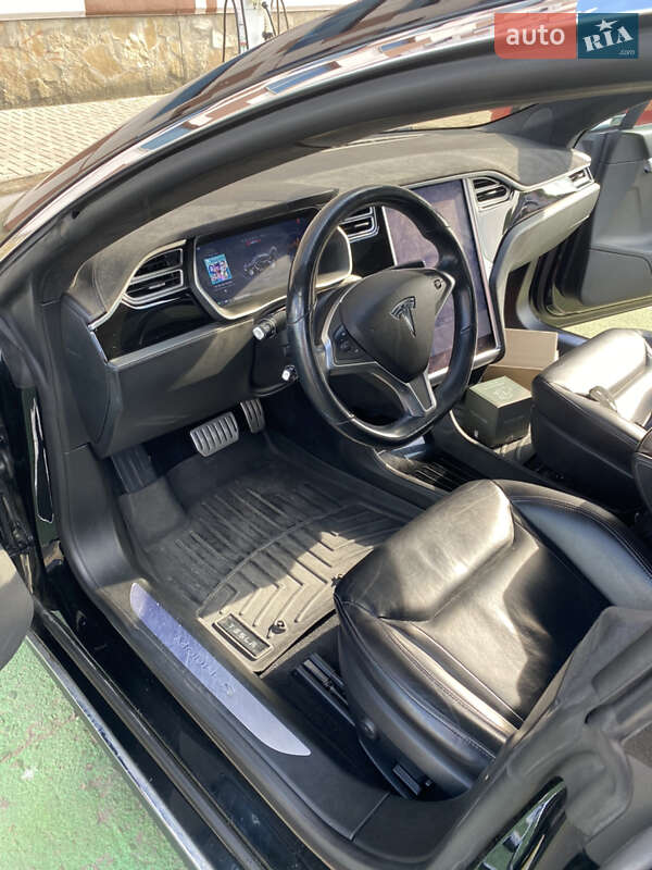 Лифтбек Tesla Model S 2015 в Николаеве