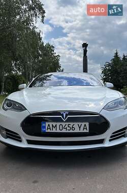 Tesla Model S  2015