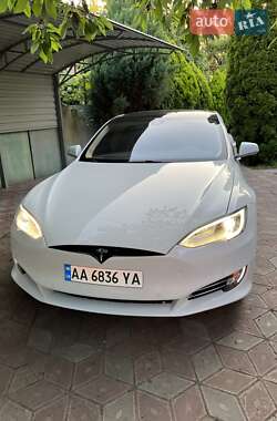Tesla Model S  2015