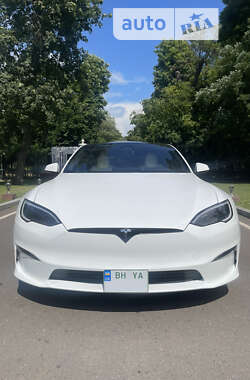 Tesla Model S  2022