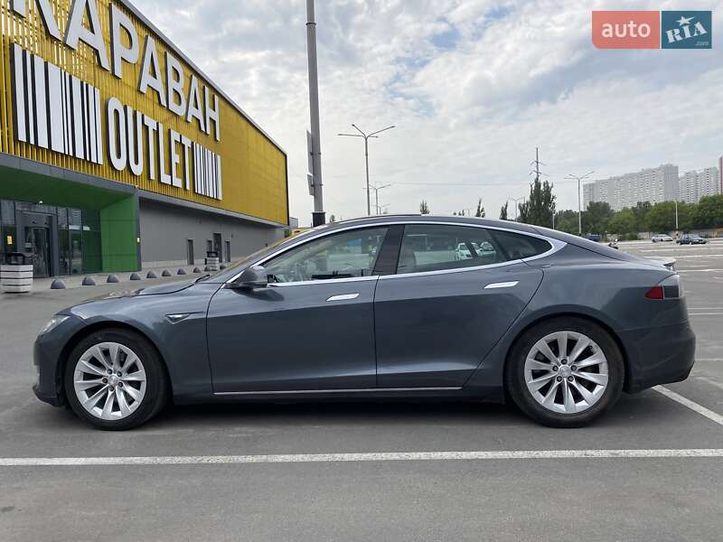 Tesla Model S 2012