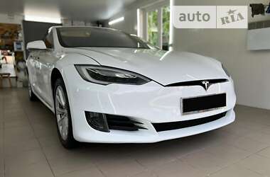 Tesla Model S  2016