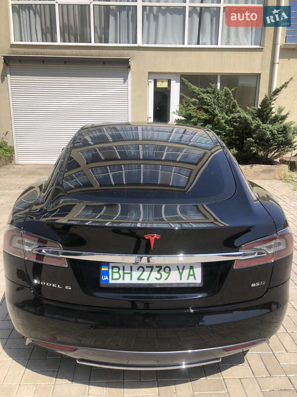 Лифтбек Tesla Model S 2015 в Одессе
