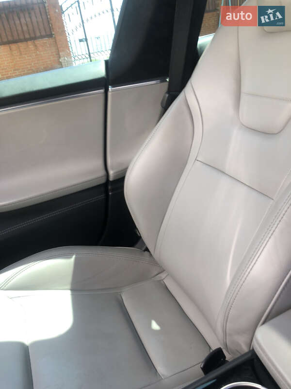 Лифтбек Tesla Model S 2015 в Одессе