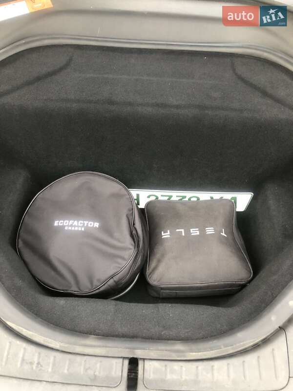 Лифтбек Tesla Model S 2015 в Одессе
