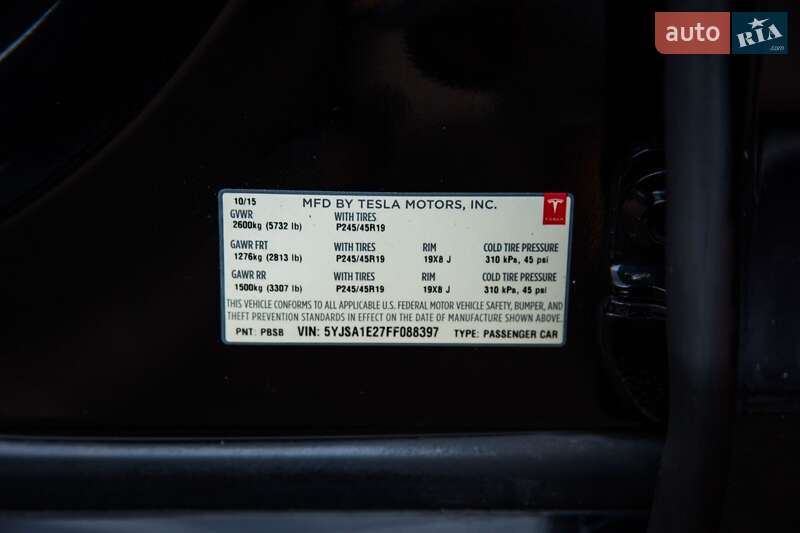 Ліфтбек Tesla Model S 2015 в Черкасах