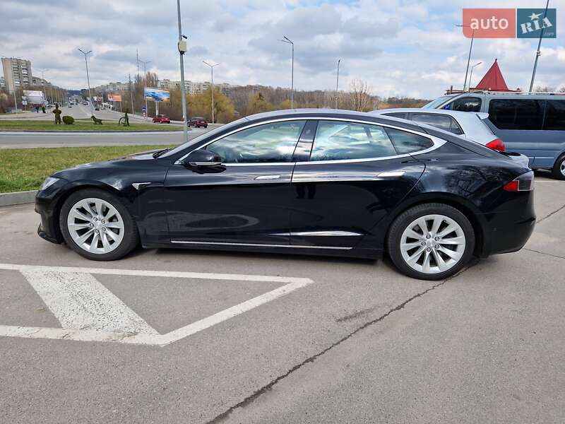 Ліфтбек Tesla Model S 2017 в Вінниці