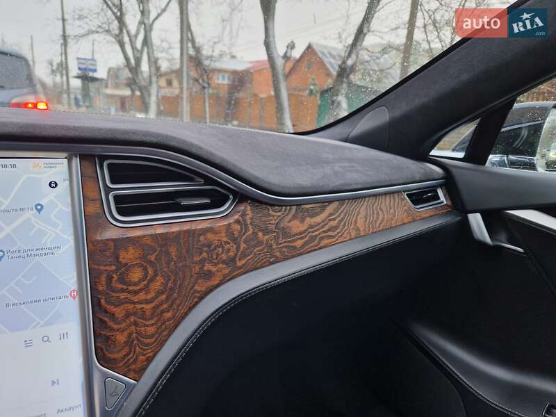Ліфтбек Tesla Model S 2017 в Вінниці