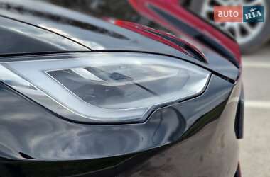 Ліфтбек Tesla Model S 2017 в Вінниці